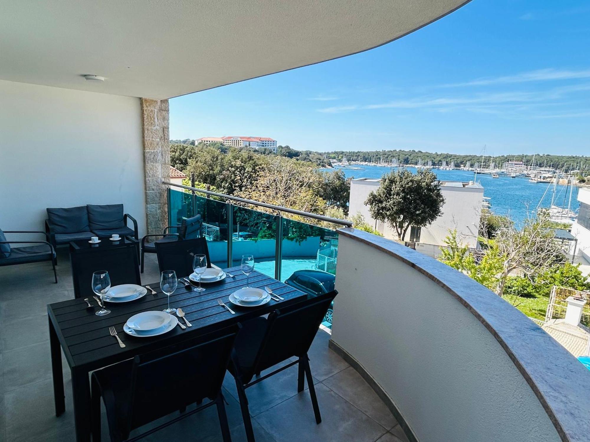 Seascape Deluxe Residence بيشكانا أوفالا المظهر الخارجي الصورة